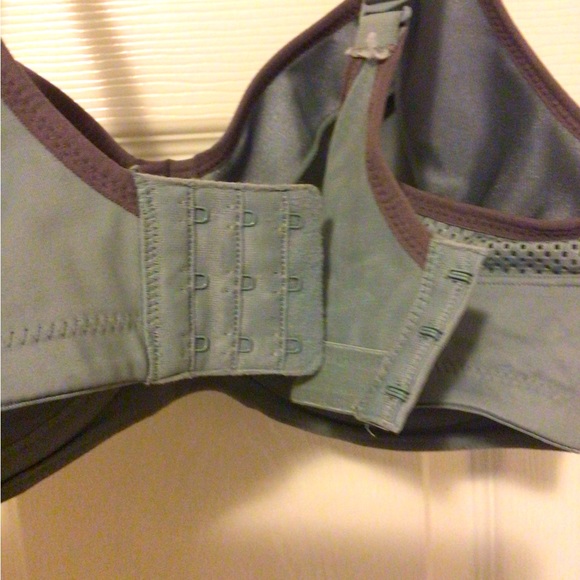 WACOAL - Lindsay Contour Sport Underwire Bra -Size 36D - Picture 9 of 9